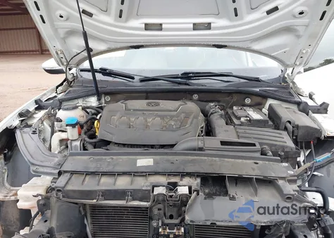 2019 Volkswagen Passat 2.0T Se R-Line z USA, uszkodzony, nr VIN 1VWMA7A34KC010044